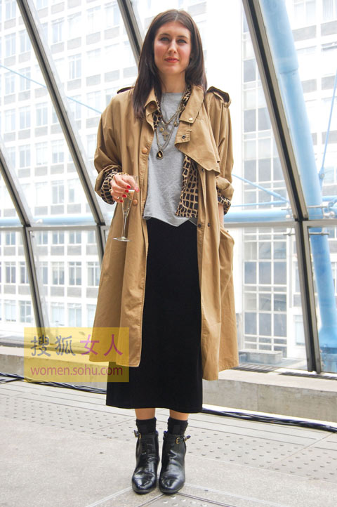 ����ɫ���� �������¸����Ķ�����