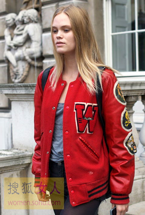 �˶������� ��ͬ���ϴ���ʱװζ��