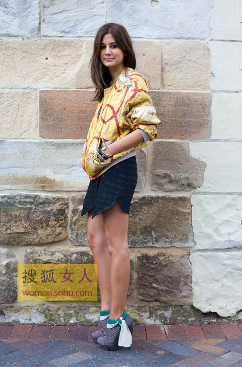 �˶������� ��ͬ���ϴ���ʱװζ��