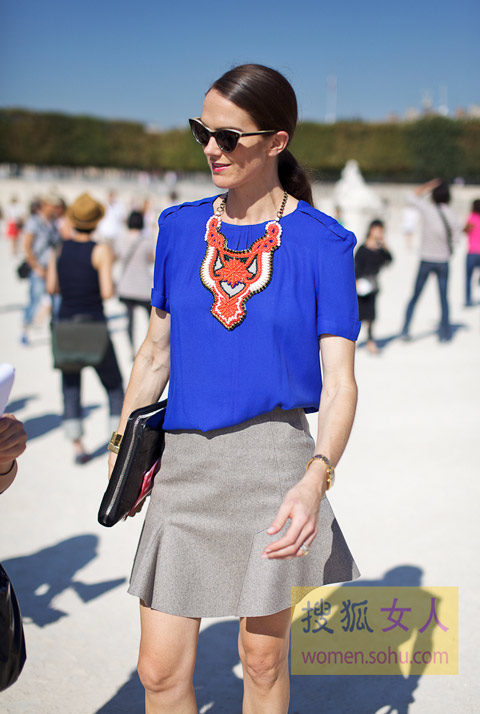 ����ɫ����ܻ��� ��ɫ�ʼ������