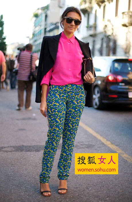 ����ײɫ������ ��չ�����������