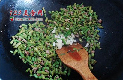 烂肉豇豆图解 做法及步骤