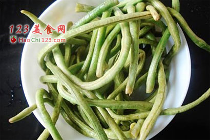 烂肉豇豆图解 做法及步骤