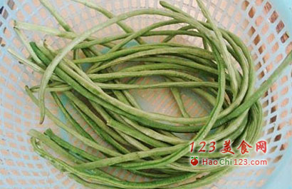 烂肉豇豆图解 做法及步骤