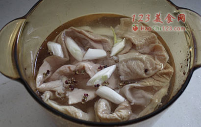 肥肠香锅图解 做法及步骤