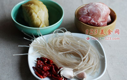 泡菜苕粉肉丝 做法及步骤