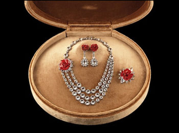 �������Ŷ��߹� Prada������11��Ůʿ�鱦ϵ��