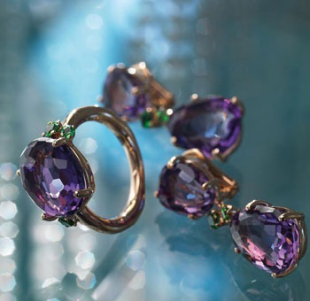 �ǹ�ɫ��ʯ ΪŮ������ħ��