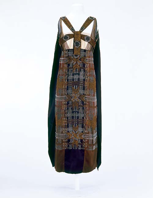 “法国时尚100年”展品欣赏