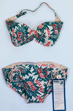 “法国时尚100年”展品欣赏