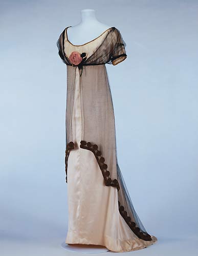 “法国时尚100年”展品欣赏