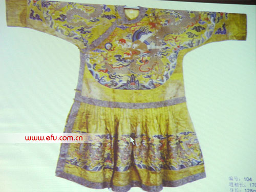 视觉冲击——藏区发现的龙袍